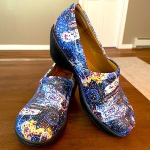 GREAT Nurse Mates Pillow Top  shoes clogs 8